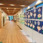 いよいよ明後日開催!木育カフェ.あいおいこども園の子どもたちの絵を飾らせてもらっています!